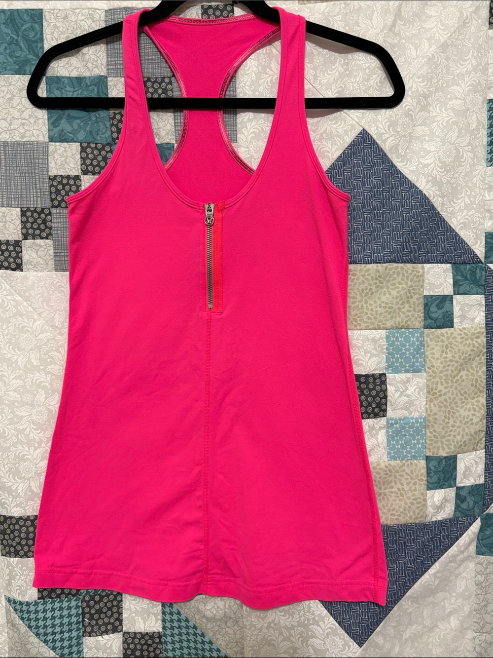 Lululemon Athletica Cool Racerback Tank with Front Zipper size 6 HOT PINK